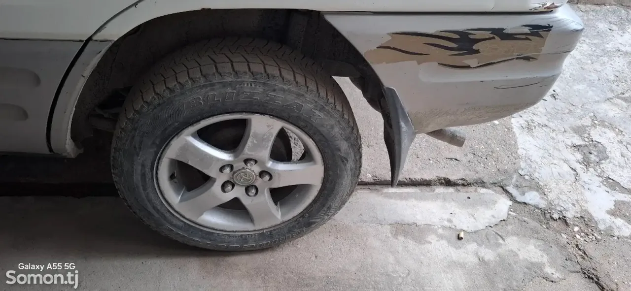 Toyota RAV 4 1998 · 1.8 AT