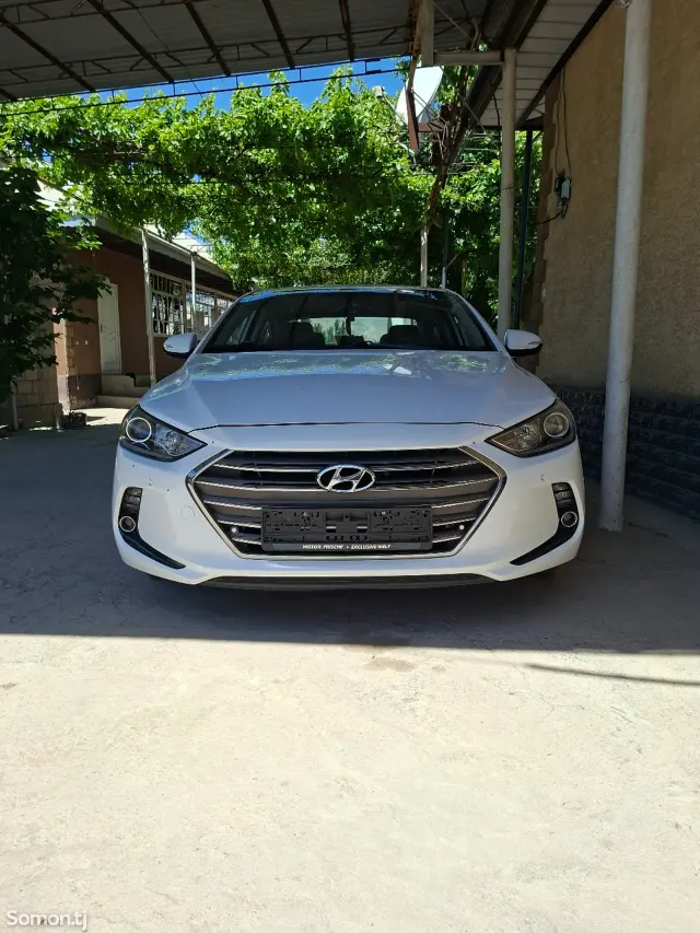 Hyundai Avante 2015 · 1.6 AT
