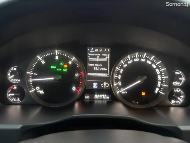 Toyota Land Cruiser 2018 · 4.5 AT