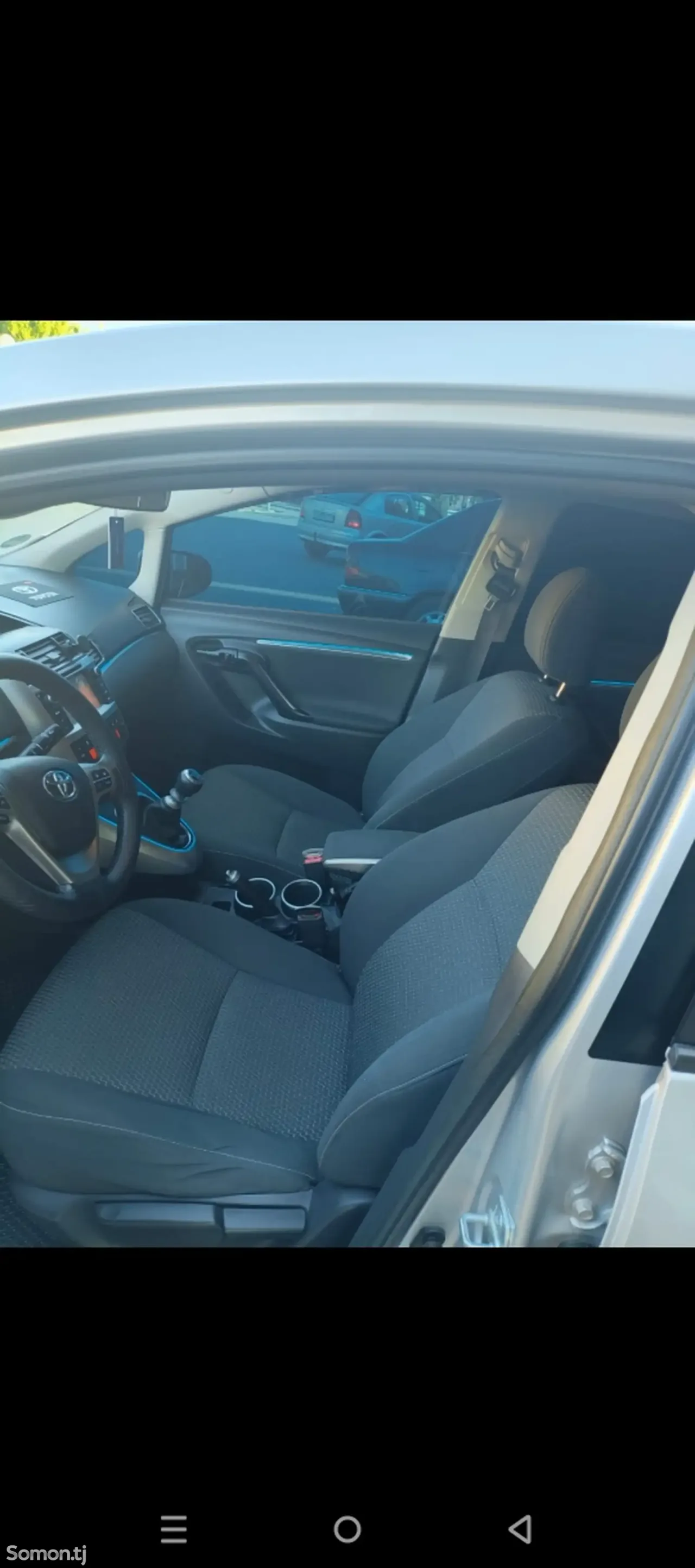 Toyota Verso 2015 · 1.6 MT
