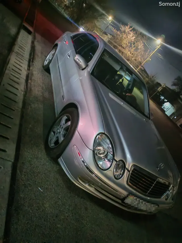 Mercedes-Benz E class 2002 · 3.2 AT