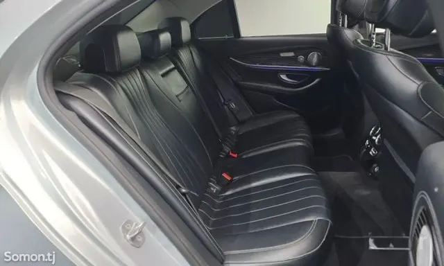 Mercedes-Benz E class 2018 · 3.0 AT