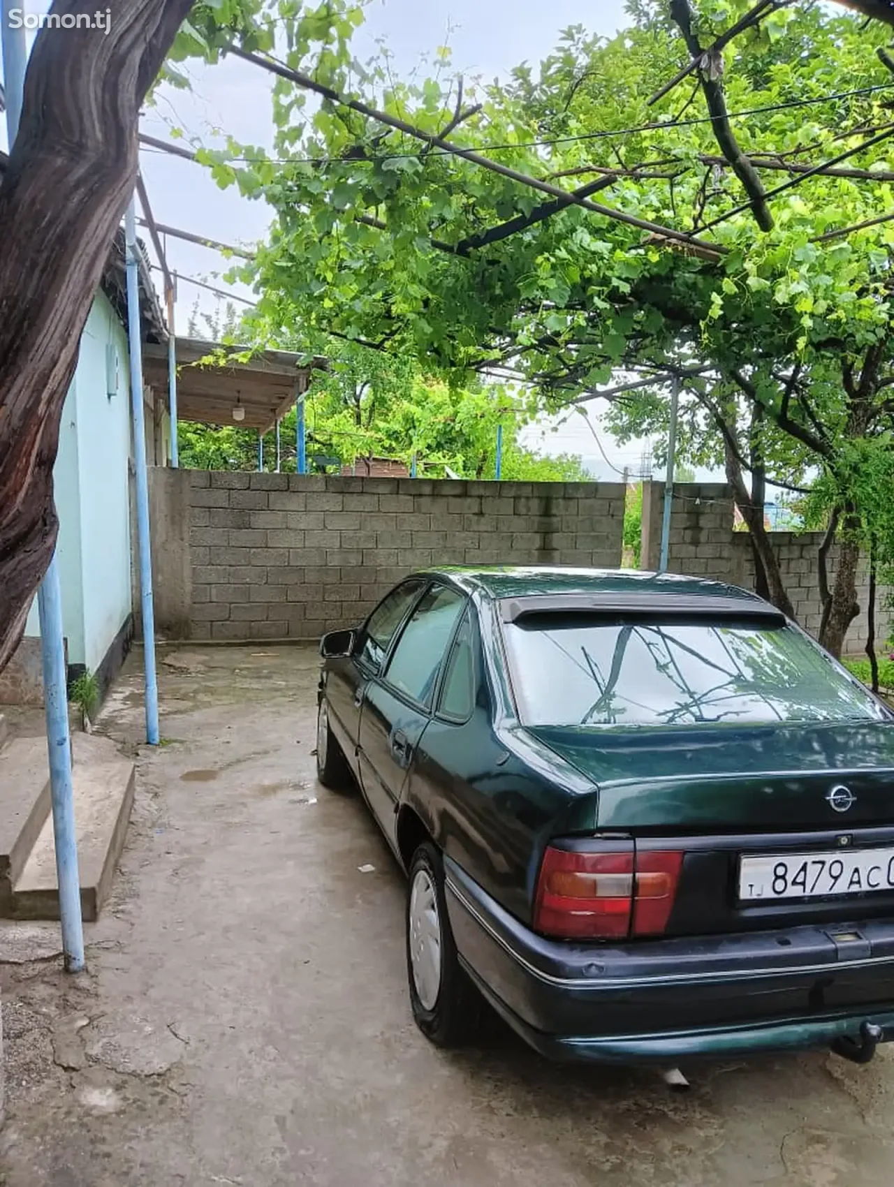Opel Vectra A 1995 · 1.6 MT