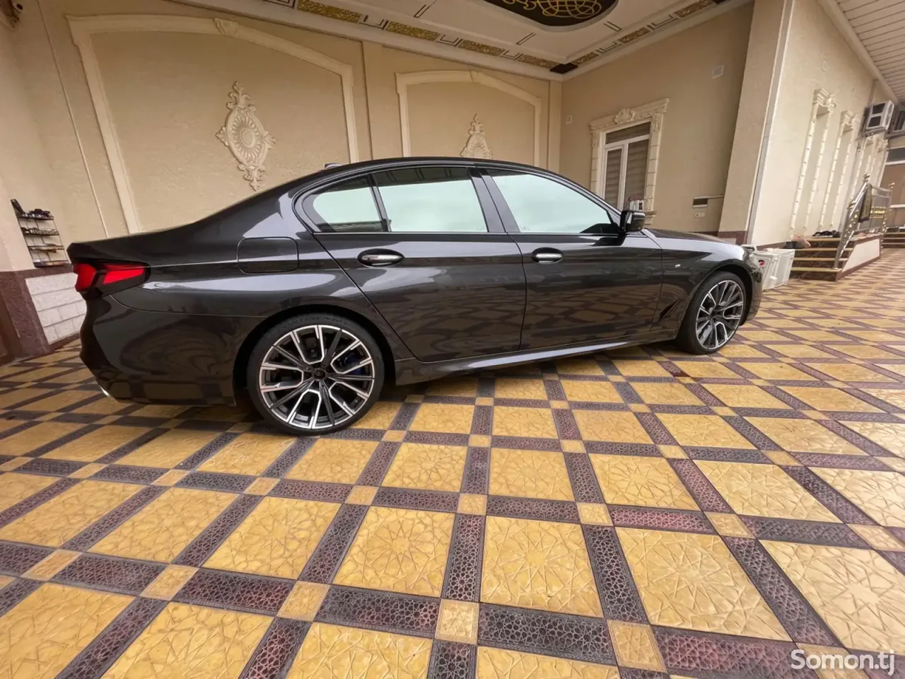 BMW 5 series 2017 · 2.0 AT