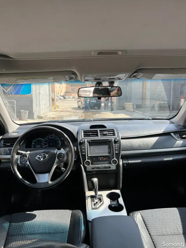 Toyota Camry 2014 · 2.5 AT