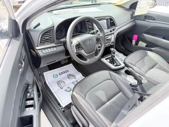 Hyundai Avante 2016 · 1.6 AT