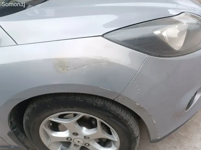 Ford Focus 2012 · 1.6 MT