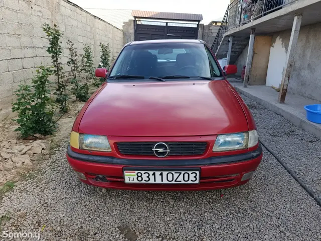 Opel Astra F 1997 · 1.6 AT