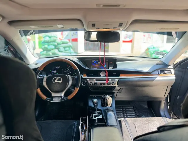 Lexus ES series 2015 · 3.0 AT