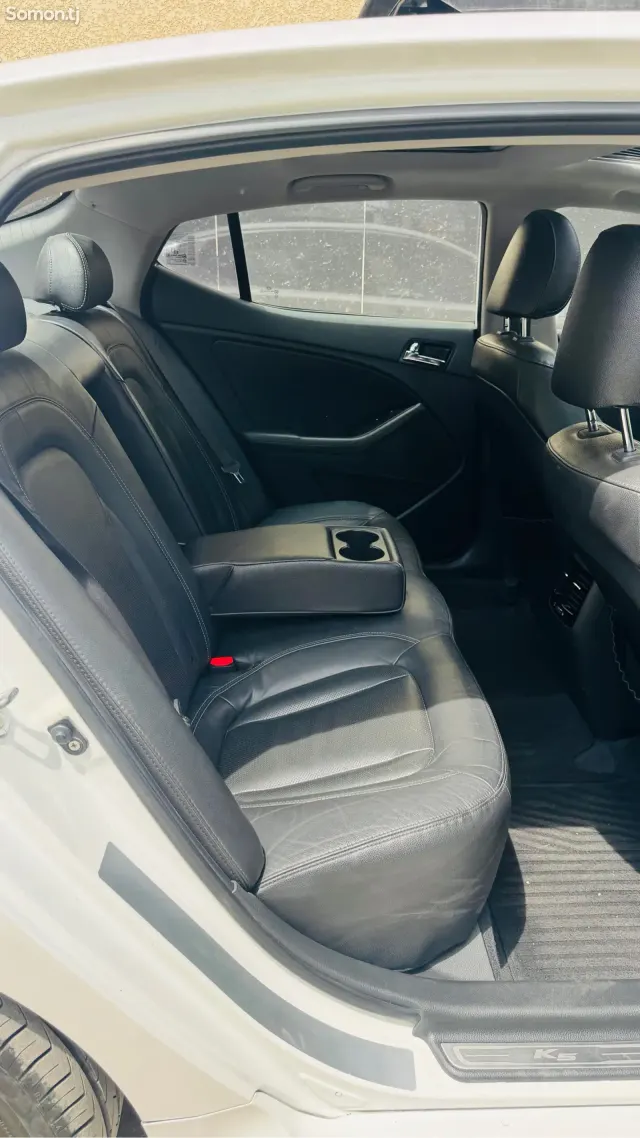 Kia K5 2011 · 2.0 AT