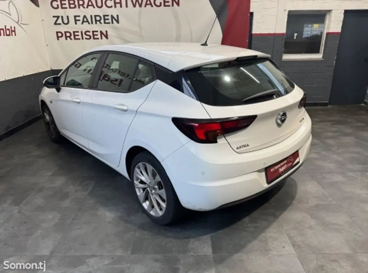 Opel Astra K 2016 · 1.0 MT