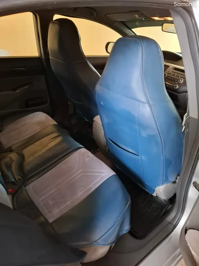 Honda Civic 2007 · 1.8 AT
