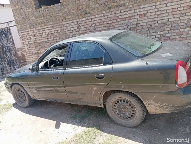 Daewoo Nubira 1997 · MT