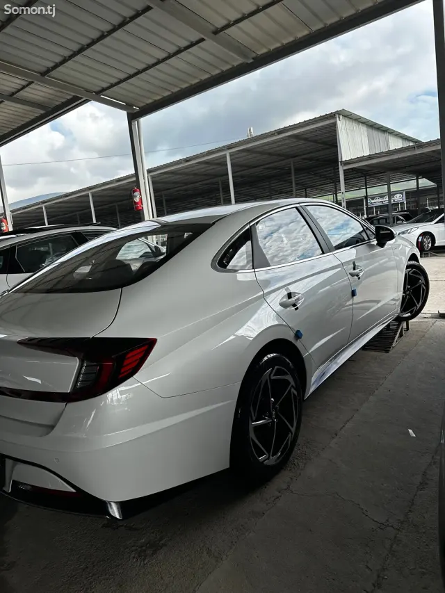 Hyundai Sonata 2020 · 2.0 AT