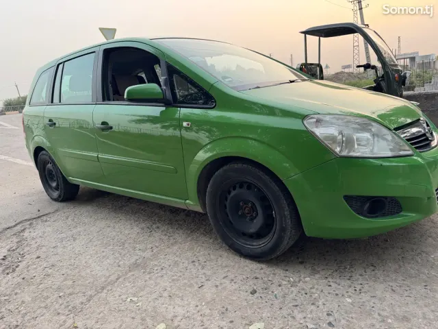 Opel Zafira 2009 · 1.8 MT