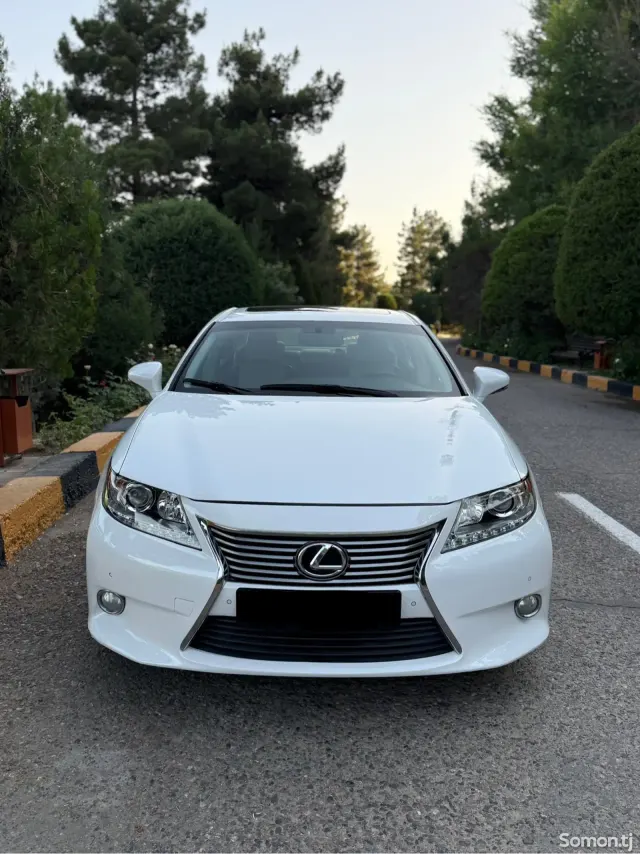 Lexus ES series 2015 · 3.5 AT