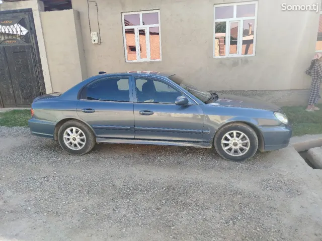 Hyundai Sonata 2004 · 1.8 MT