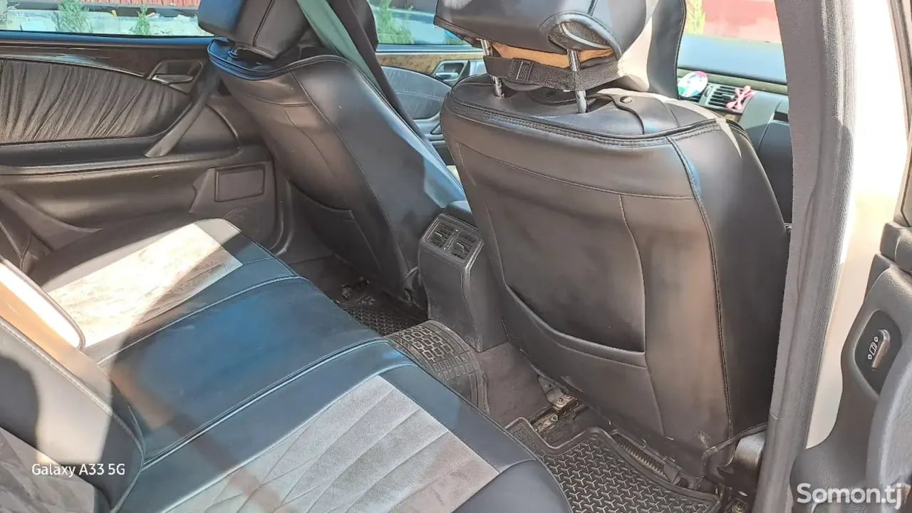 Mercedes-Benz E class 2000 · 2.3 MT