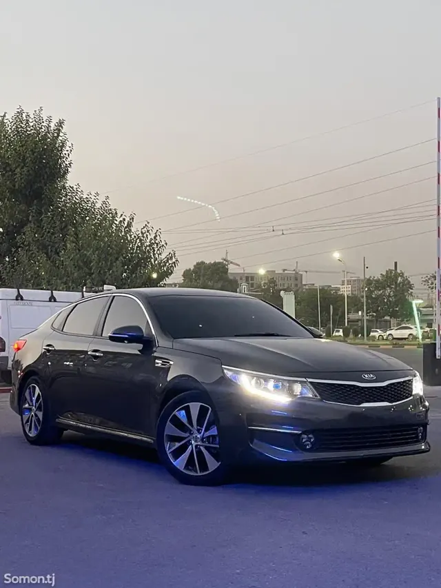 Kia K5 2018 · 2.4 AT