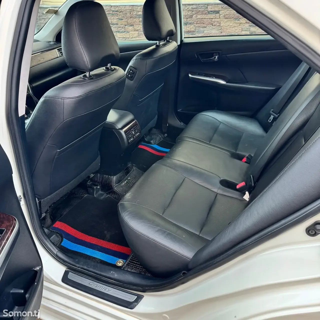 Toyota Camry 2016 · 2.0 AT