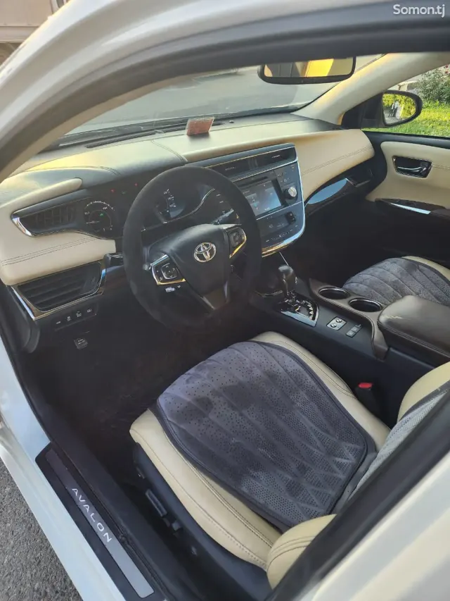 Toyota Avalon 2016 · 2.5 AT