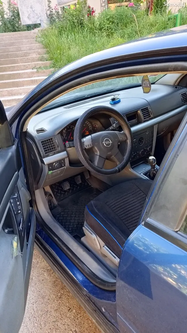 Opel Vectra C 2002 · 1.8 MT