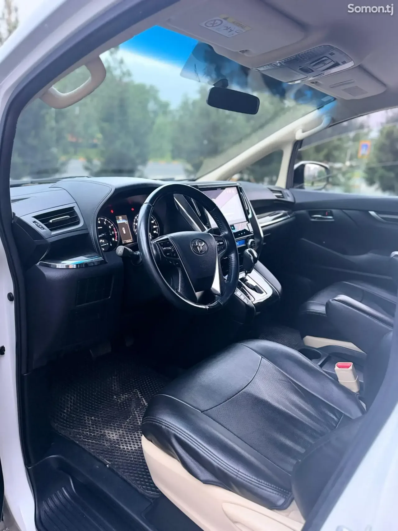 Toyota Vellfire 2016 · 2.5 AT