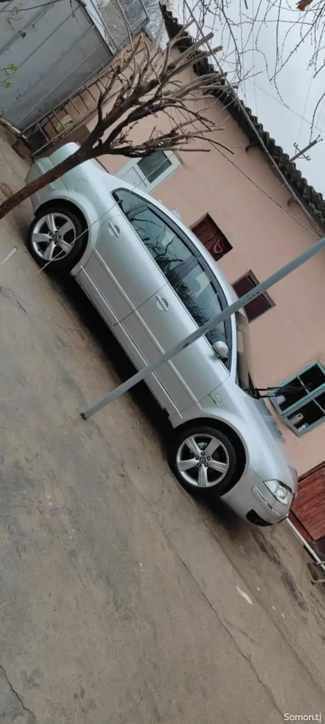 Volkswagen Passat 2003 · 1.8 MT