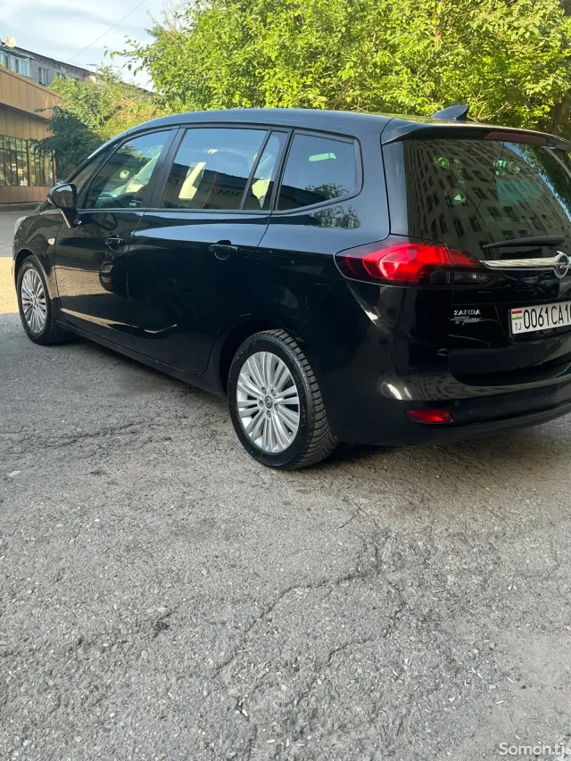 Opel Zafira 2017 · 1.4 MT