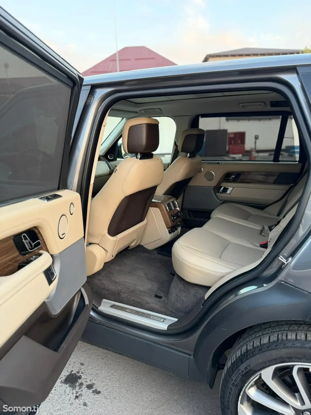 Land Rover Vogue 2018 · 5.0 AT