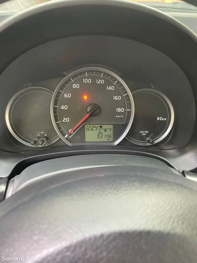 Toyota Vitz 2014 · 1.3 AT