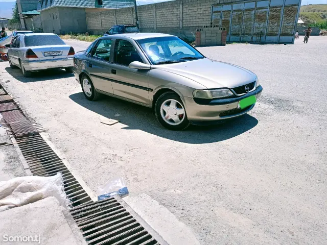 Opel Vectra B 1997 · 1.6 MT
