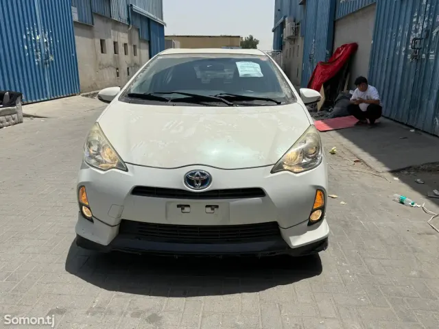 Toyota Aqua 2014 · 1.5 AT