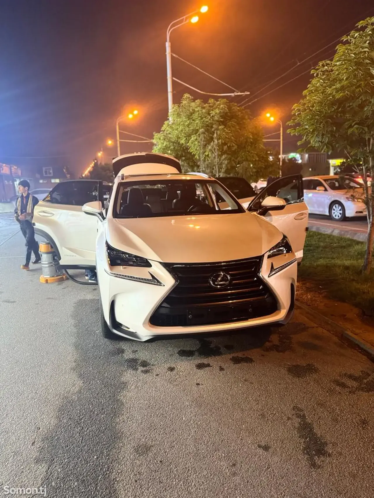 Lexus NX series 2016 · 2.5 AT