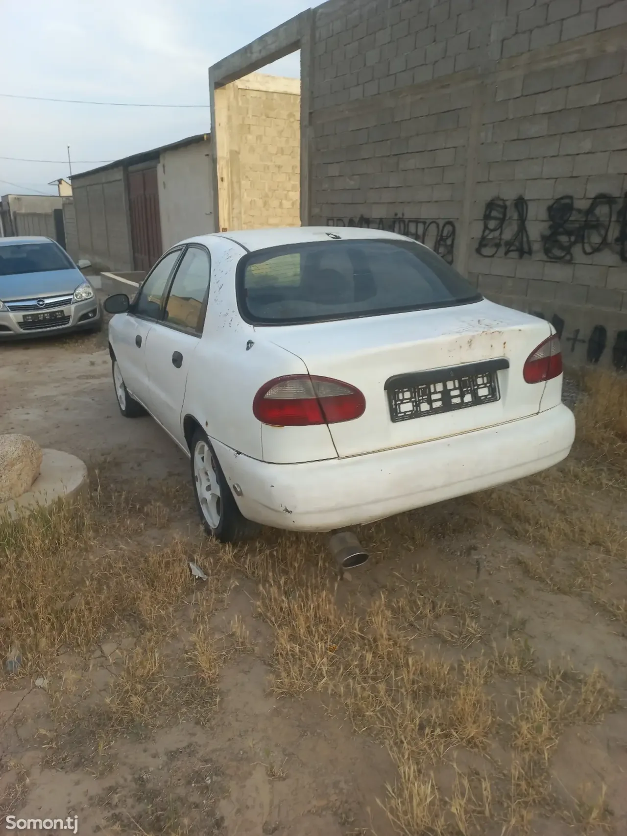 Daewoo Lanos 1999 · 1.6 MT