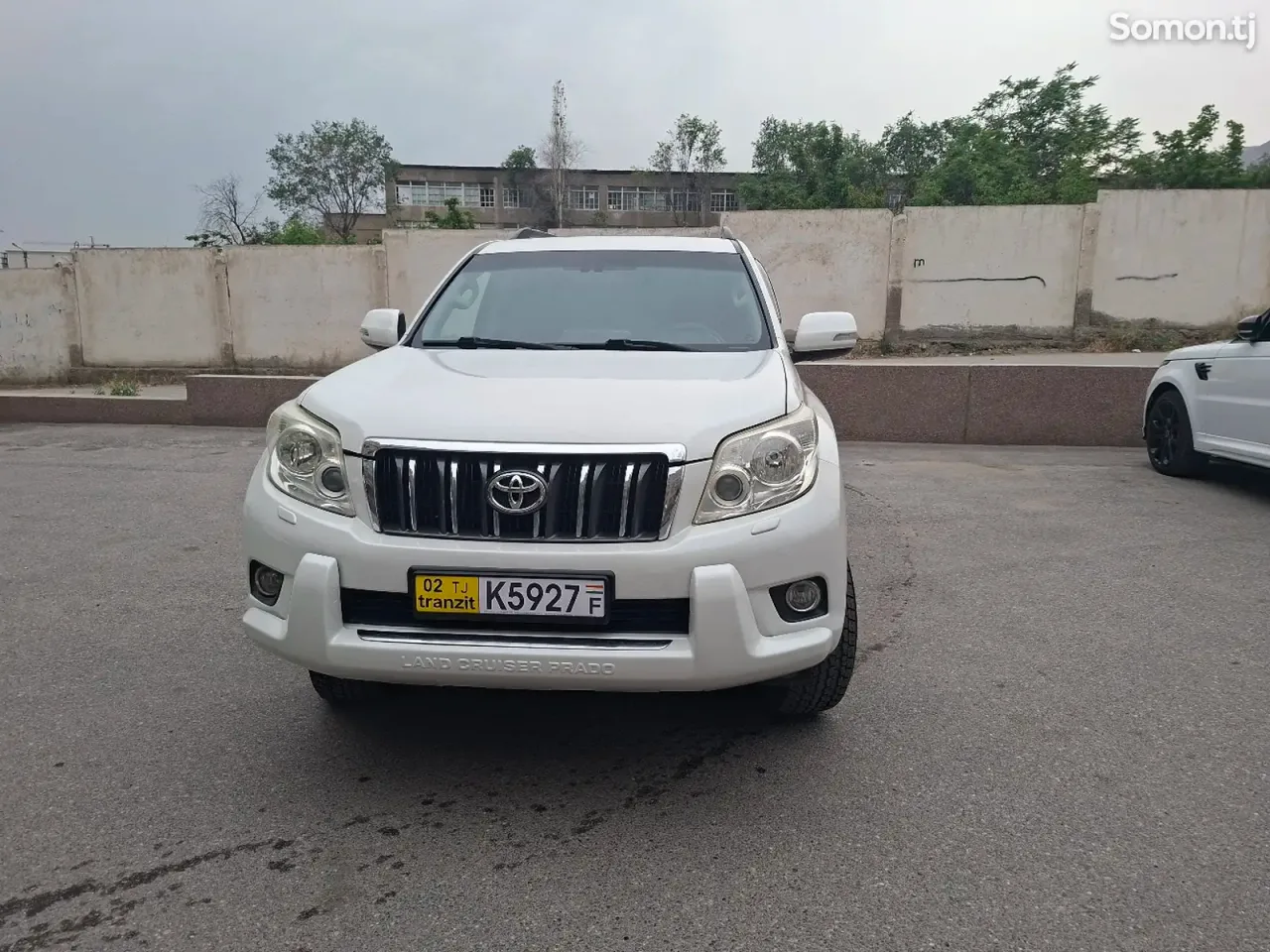 Toyota Land Cruiser Prado 2011 · 2.7 AT