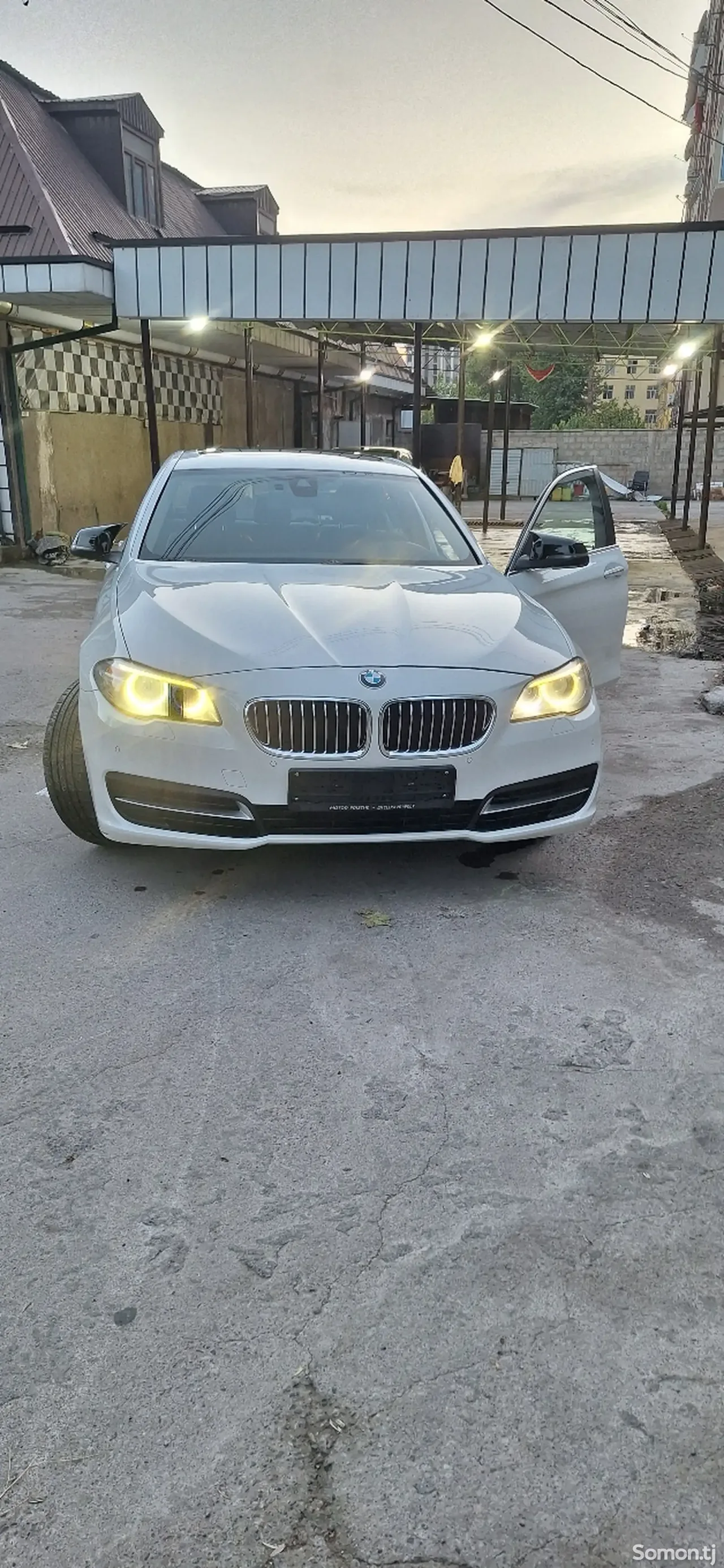 BMW 5 series 2015 · 2.0 AT