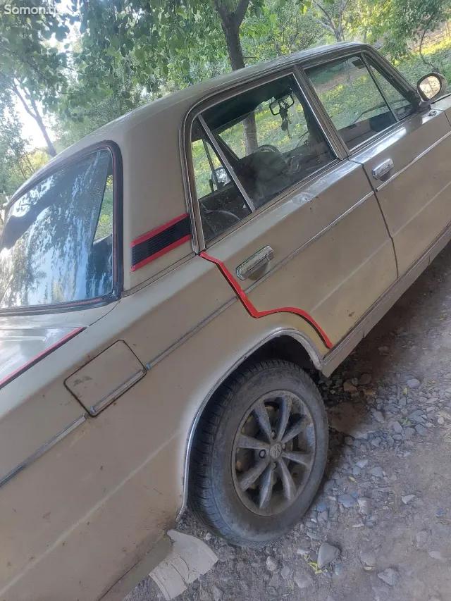 Lada (ВАЗ) 2106 1983 · 1.6 MT