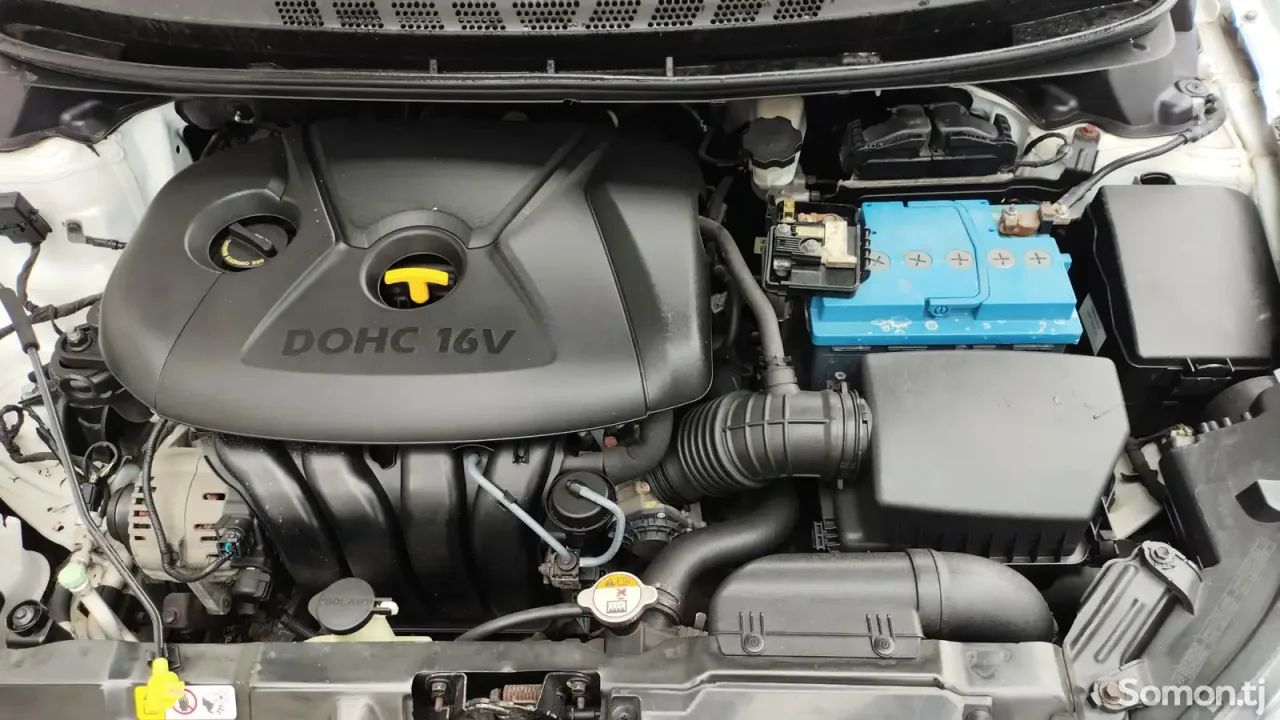 Hyundai Elantra 2013 · 1.8 AT