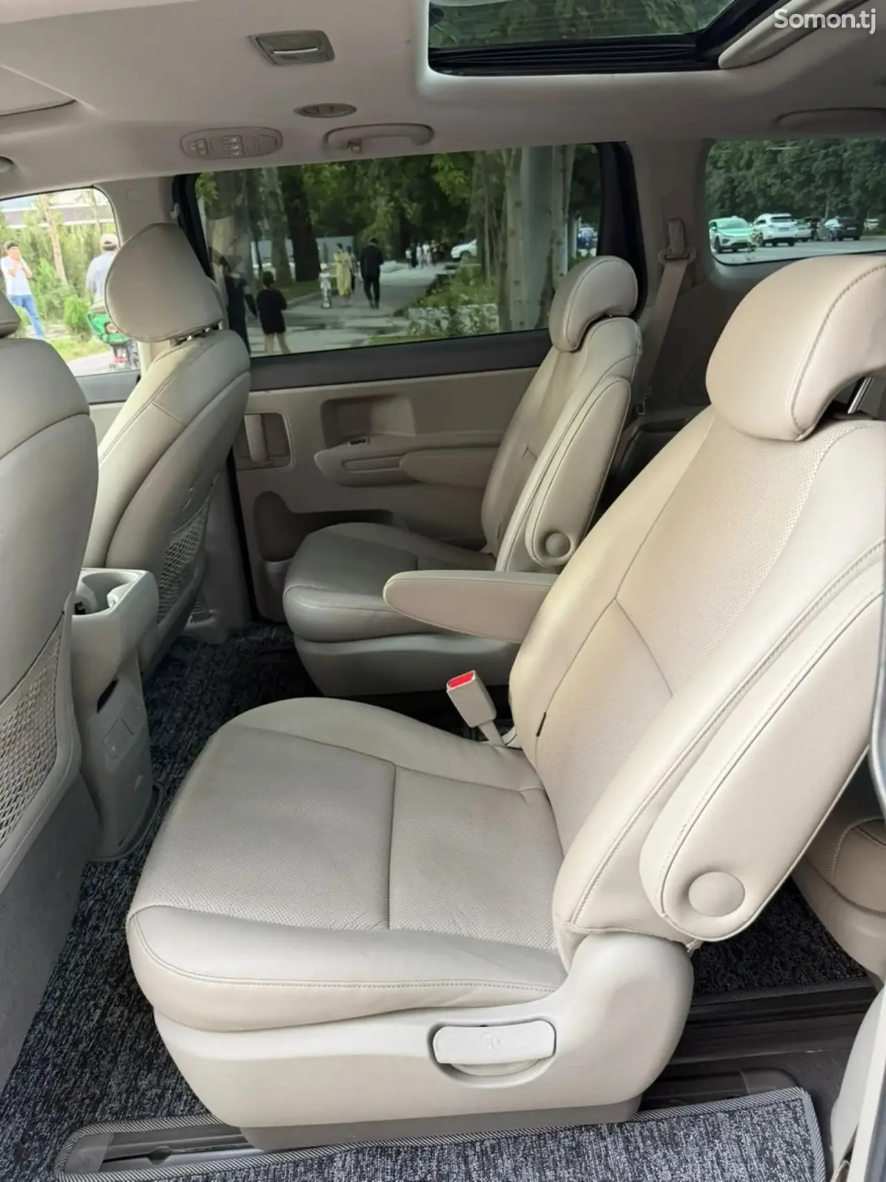 Kia Carnival 2014 · 2.2 AT