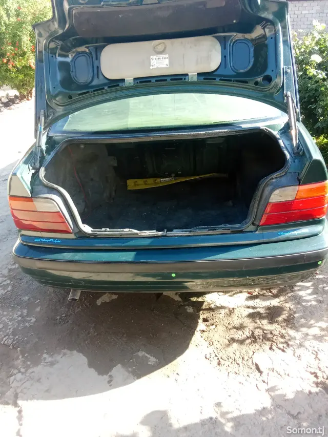 BMW 3 series 1994 · 1.8 MT