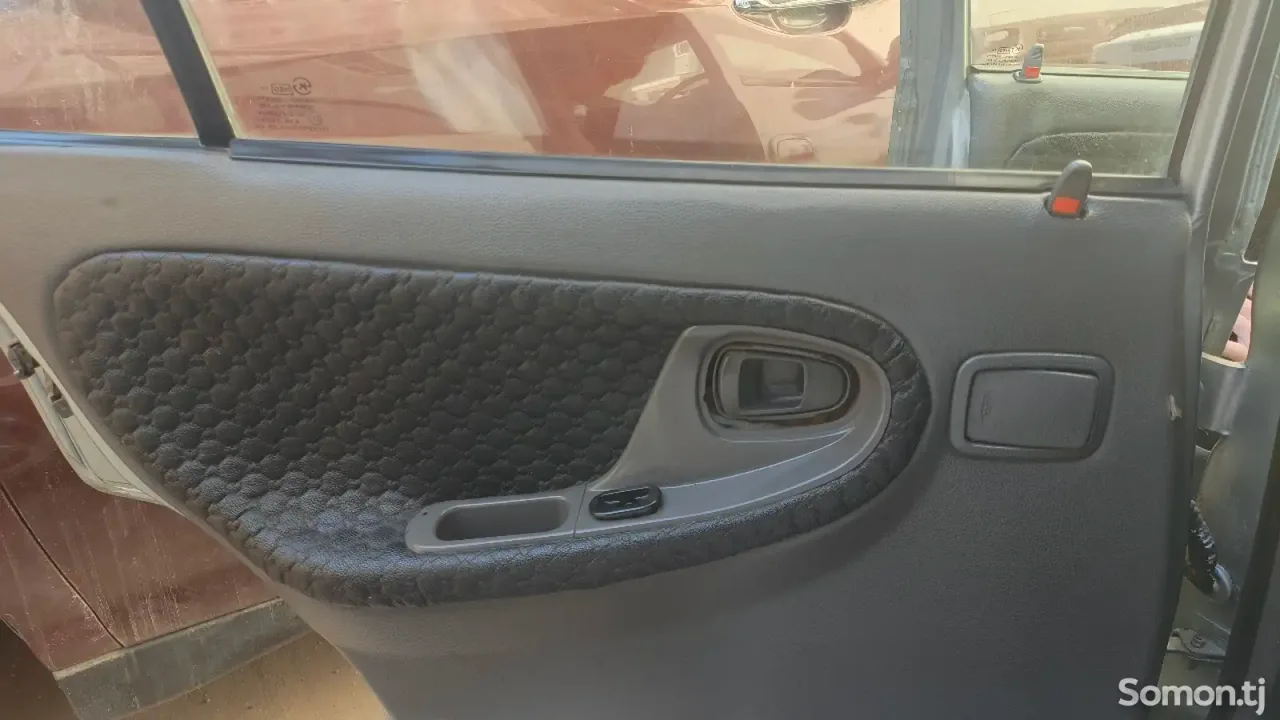 Daewoo Nexia 1996 · 1.6 MT