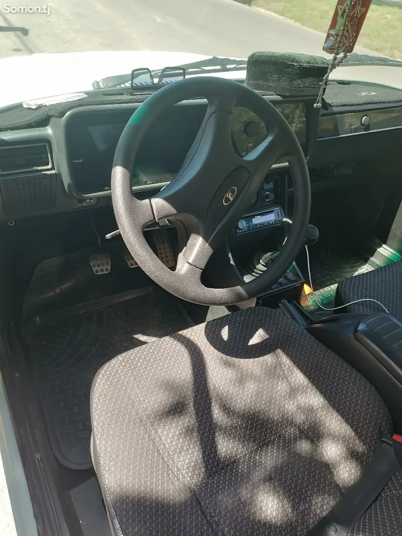 Lada (ВАЗ) 2107 2011 · 1.6 MT