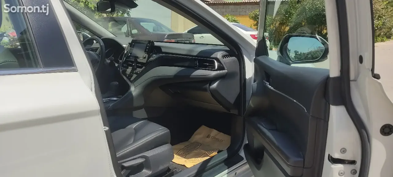 Toyota Camry 2023 · 2.5 AT