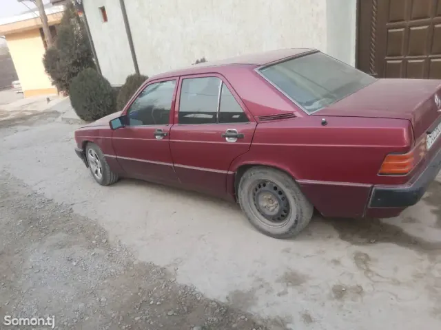 Mercedes-Benz W201 1991 · 1.8 MT