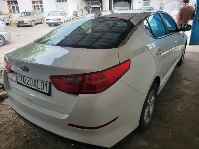Kia Optima 2015 · 2.4 AT