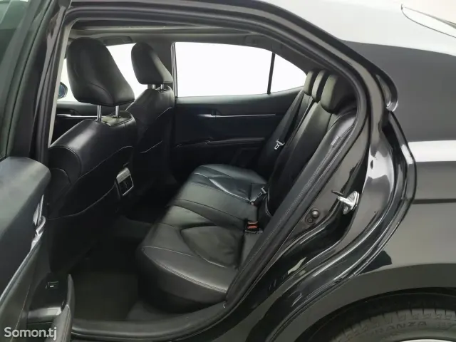Toyota Camry 2019 · 2.5 AT