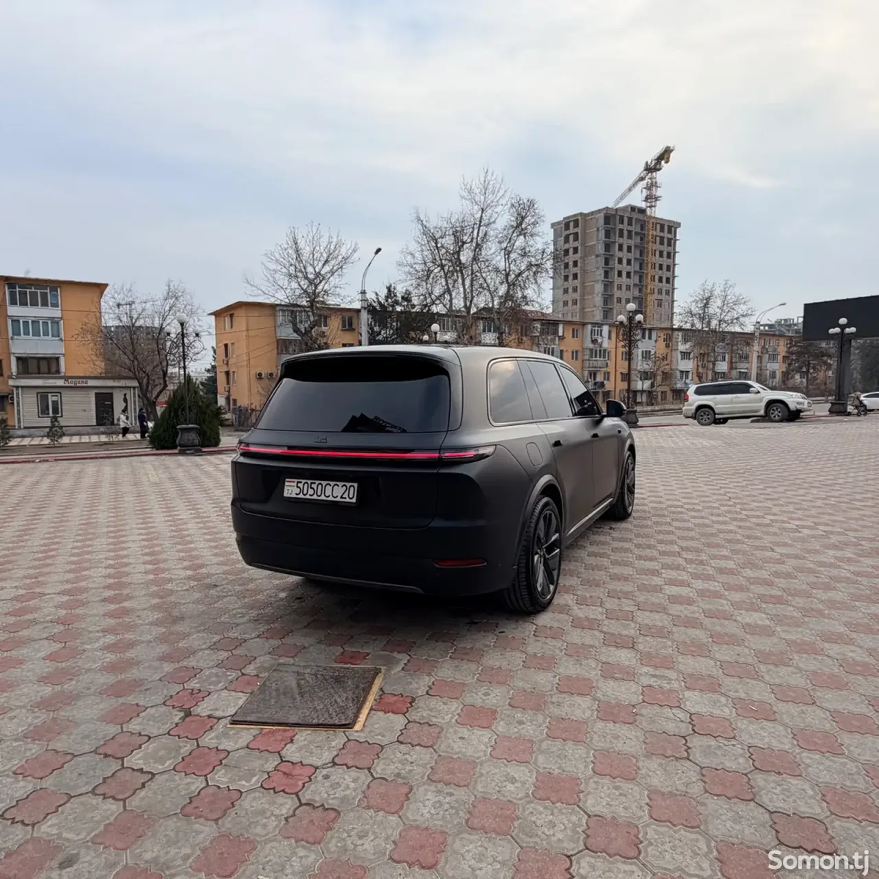 Li Auto (Lixiang) L9 2025 · AT