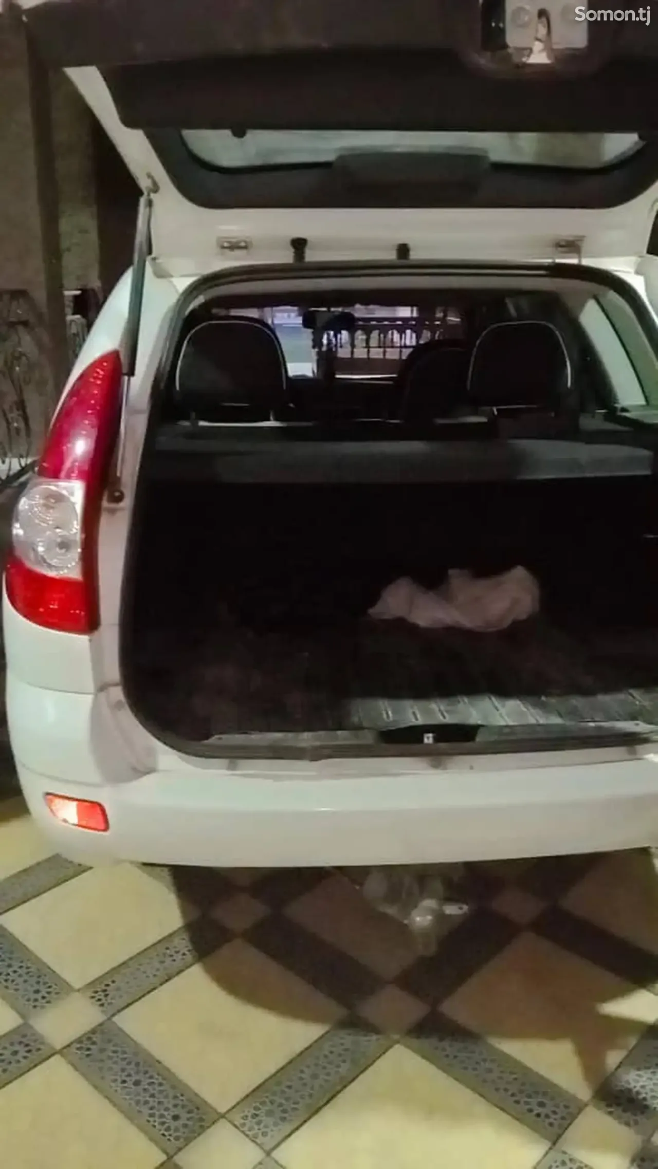 Lada (ВАЗ) Priora 2011 · 1.6 MT