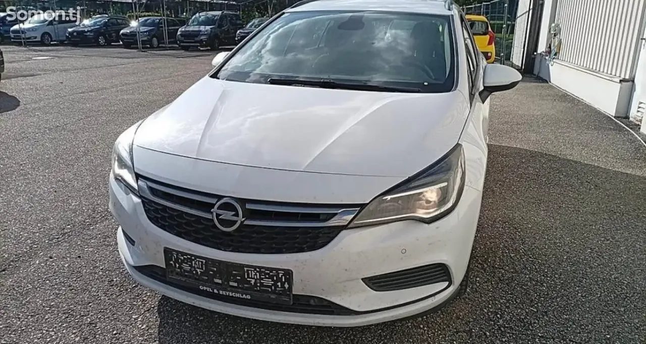 Opel Astra K 2016 · 1.0 MT